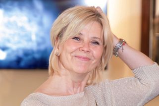 Eva Pavlová si léto užívá naplno. Vary, festivaly i Alice Cooper v zákulisí
